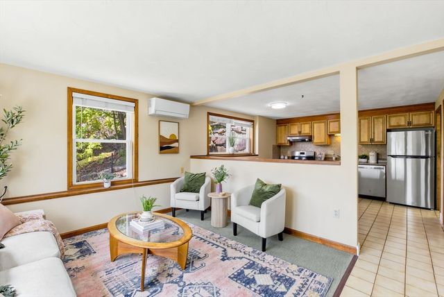 41 Mountain St 41, Woburn, MA 01801