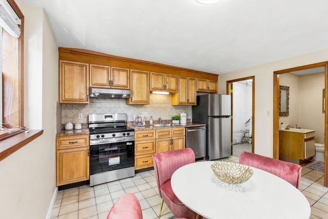 41 Mountain St 41, Woburn, MA 01801