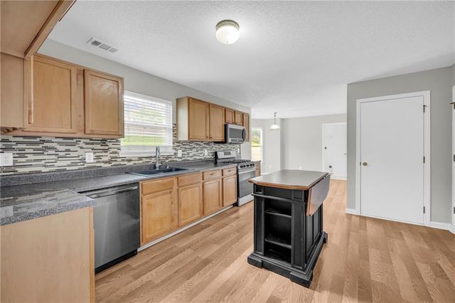 4092 Arabian Way, Snellville, GA 30039