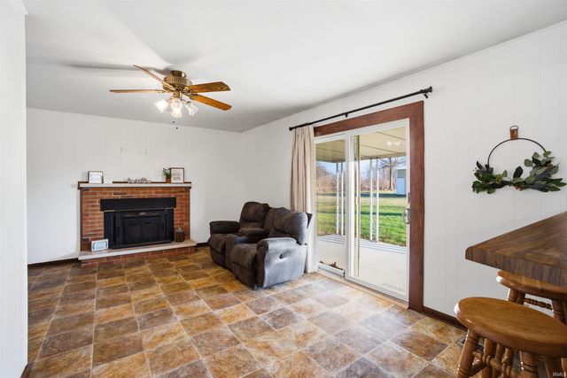 10080 E 500 S, Upland, IN 46989