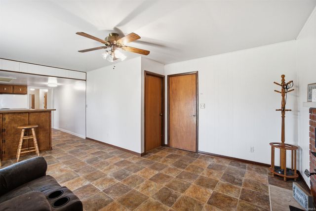 10080 E 500 S, Upland, IN 46989