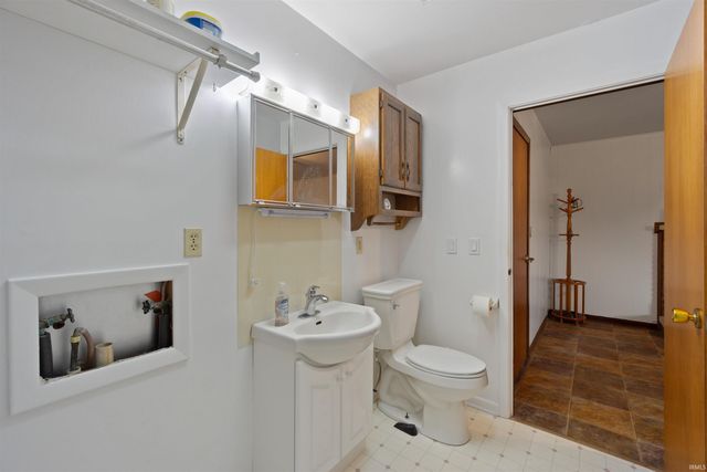 10080 E 500 S, Upland, IN 46989