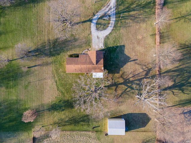 10080 E 500 S, Upland, IN 46989