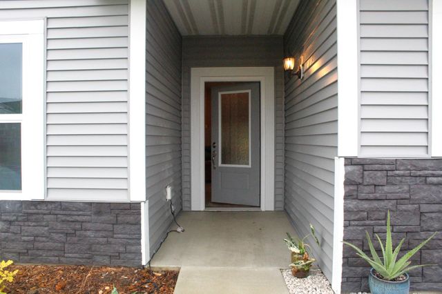 511 Valley Drive W, Annandale, MN 55302