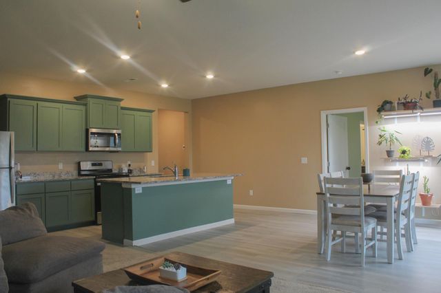 511 Valley Drive W, Annandale, MN 55302