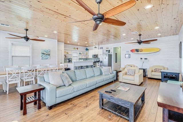 2727 S 11th St 31, Port Aransas, TX 78373