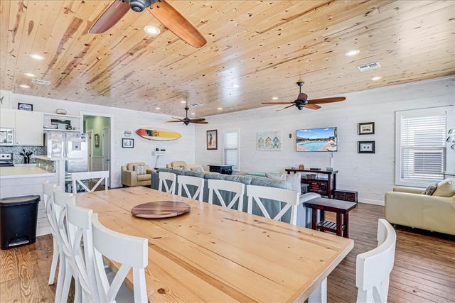 2727 S 11th St 31, Port Aransas, TX 78373