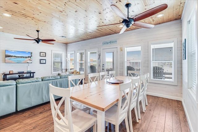 2727 S 11th St 31, Port Aransas, TX 78373