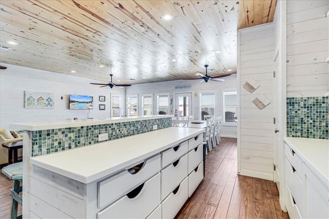 2727 S 11th St 31, Port Aransas, TX 78373