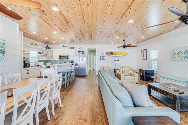 2727 S 11th St 31, Port Aransas, TX 78373