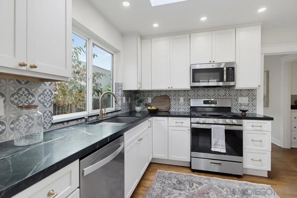 Image 14 of property listing at 1105 E. 6th Street, National City, CA 91950