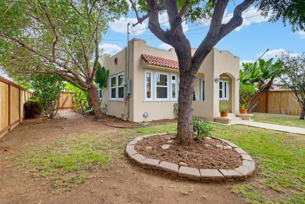 Image 4 of property listing at 1105 E. 6th Street, National City, CA 91950