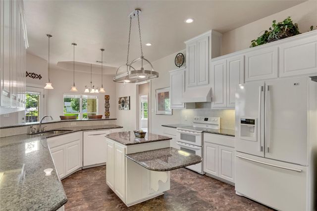 307 E Pheasant RD, Highland Haven, TX 78654