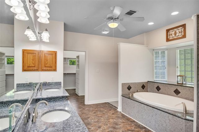 307 E Pheasant RD, Highland Haven, TX 78654