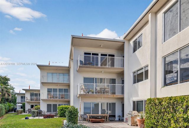 1203 Hillsboro Mile P2, Hillsboro Beach, FL 33062