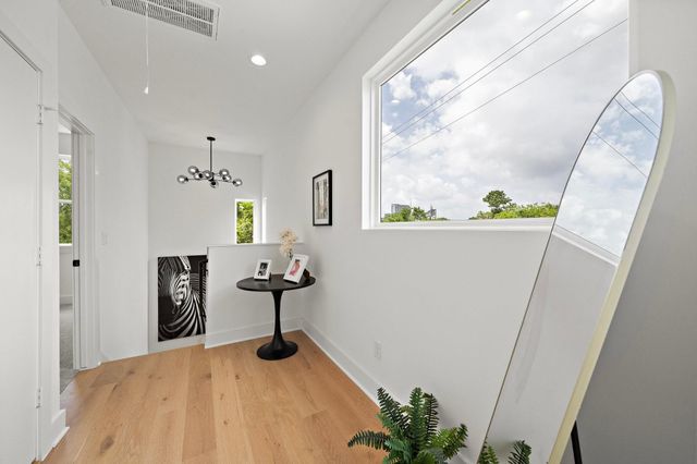 1607 Barbee Street, Houston, TX 77004