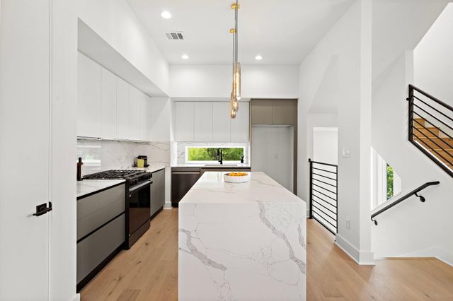 1607 Barbee Street, Houston, TX 77004