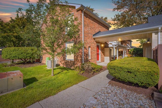 3551 Crooks Road, Royal Oak, MI 48073