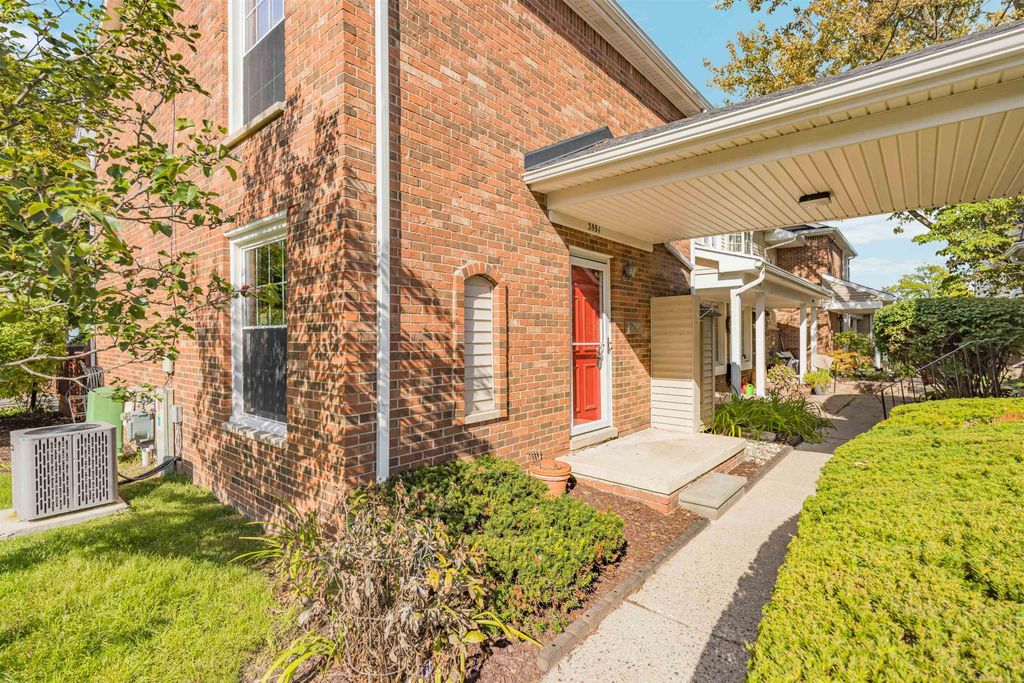 3551 Crooks Road, Royal Oak, MI 48073