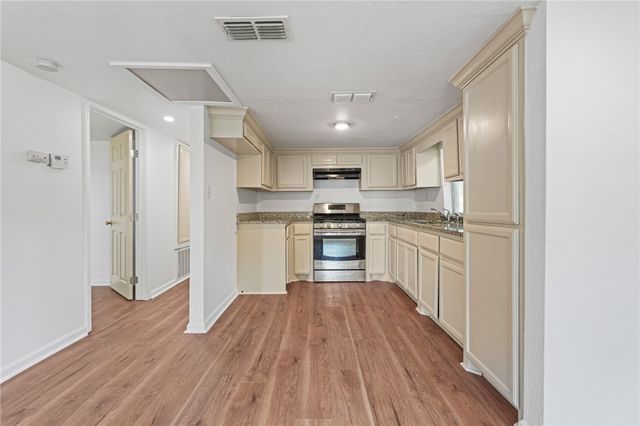 2629 Dunbar St, Corpus Christi, TX 78405
