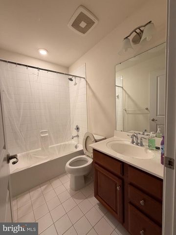 1124 OAKWOOD ST, Fredericksburg, VA 22401