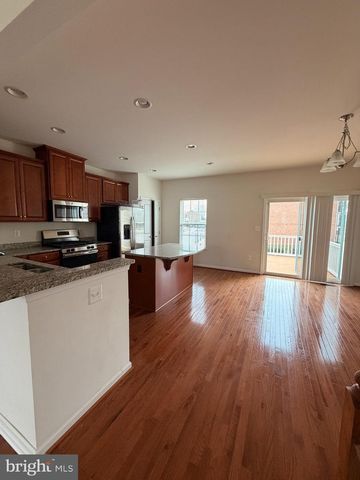 1124 OAKWOOD ST, Fredericksburg, VA 22401