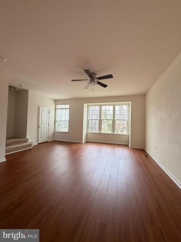 1124 OAKWOOD ST, Fredericksburg, VA 22401