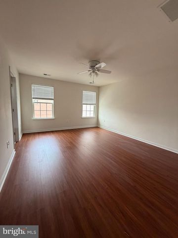 1124 OAKWOOD ST, Fredericksburg, VA 22401