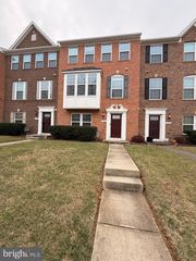 1124 OAKWOOD ST, Fredericksburg, VA 22401