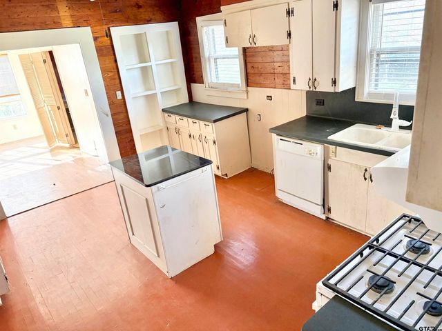 437 JEFFERSON, Pittsburg, TX 75686