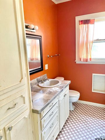 437 JEFFERSON, Pittsburg, TX 75686