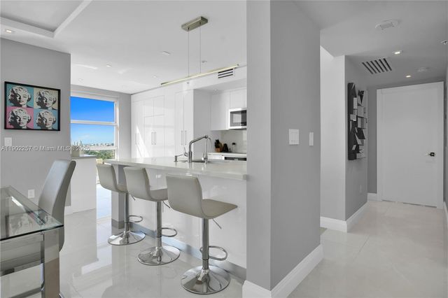 4201 S Collins Ave 2101, Miami Beach, FL 33140