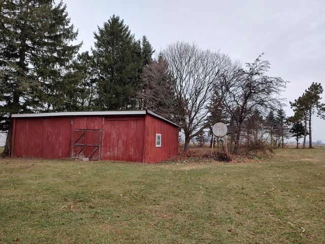 11090 Woodstock Road, Garden Prairie, IL 61038