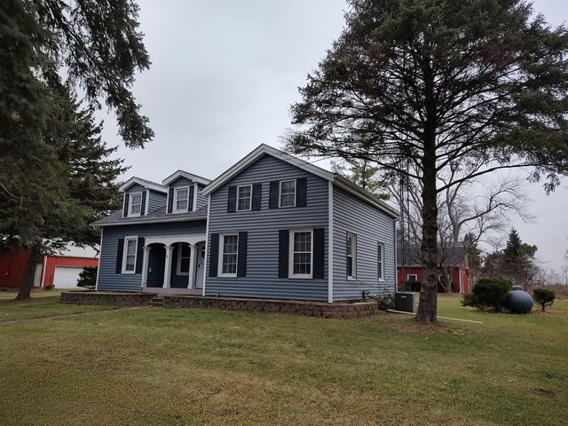 11090 Woodstock Road, Garden Prairie, IL 61038