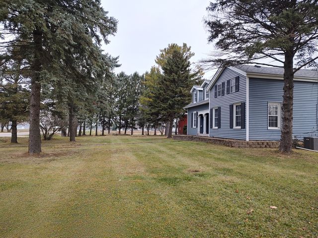 11090 Woodstock Road, Garden Prairie, IL 61038