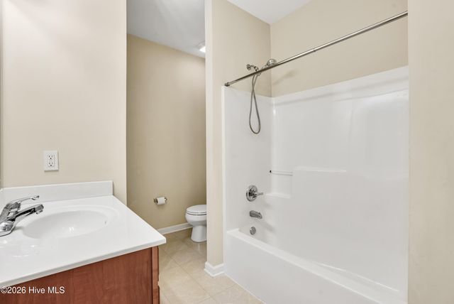 3907 River Front Place Unit 202, Wilmington, NC 28412