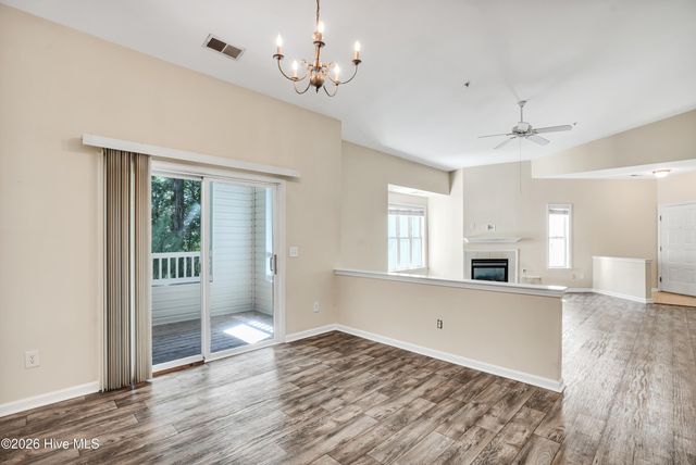 3907 River Front Place Unit 202, Wilmington, NC 28412