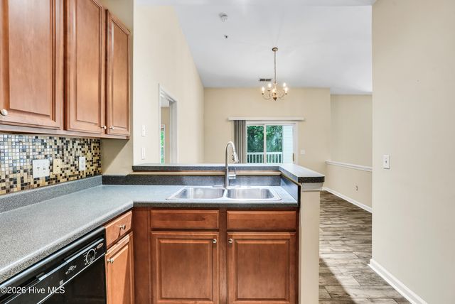 3907 River Front Place Unit 202, Wilmington, NC 28412