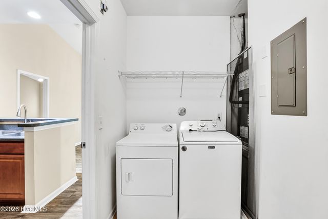 3907 River Front Place Unit 202, Wilmington, NC 28412