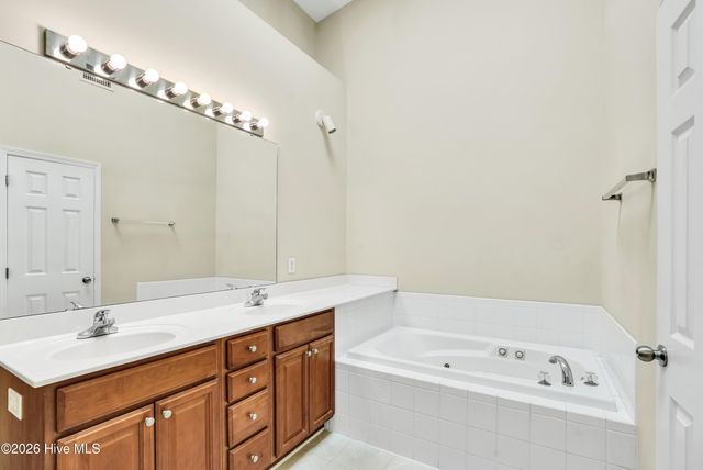 3907 River Front Place Unit 202, Wilmington, NC 28412