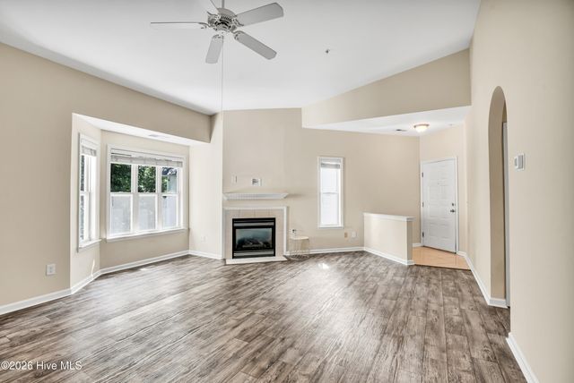 3907 River Front Place Unit 202, Wilmington, NC 28412