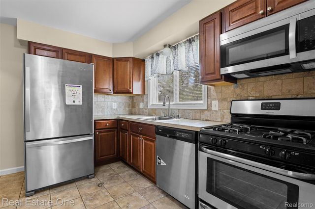 2601 Woodside Street, Dearborn, MI 48124