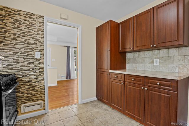 2601 Woodside Street, Dearborn, MI 48124