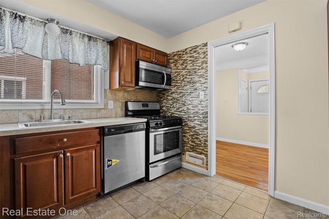 2601 Woodside Street, Dearborn, MI 48124