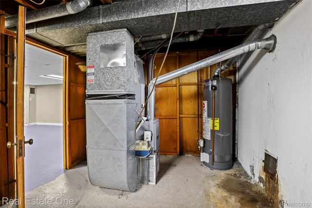 2601 Woodside Street, Dearborn, MI 48124