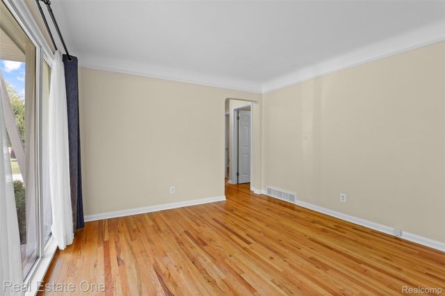 2601 Woodside Street, Dearborn, MI 48124