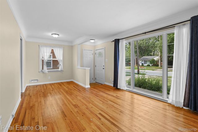 2601 Woodside Street, Dearborn, MI 48124