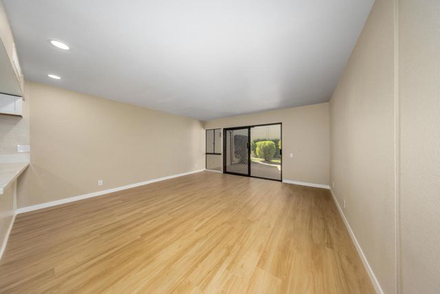 1655 E Palm Canyon Drive 205, Palm Springs, CA 92264