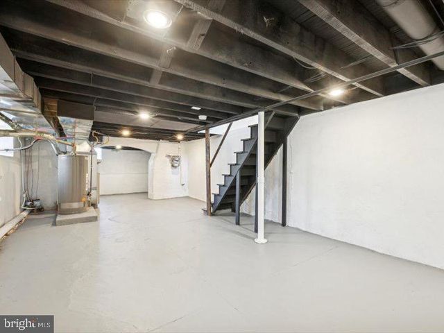 7012 W PASSYUNK AVE, Philadelphia, PA 19142