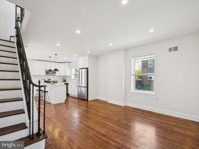 7012 W PASSYUNK AVE, Philadelphia, PA 19142